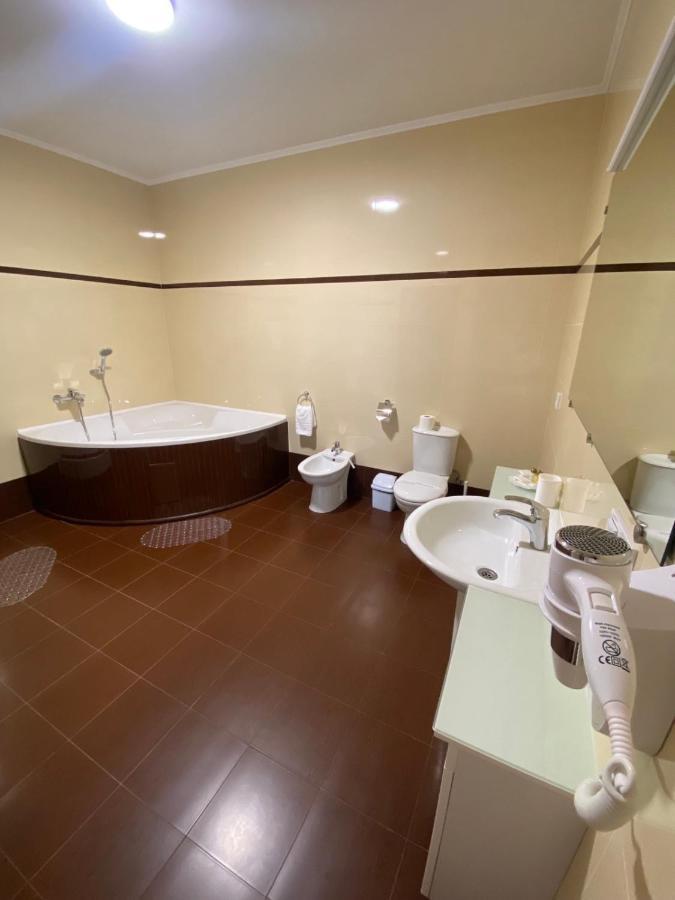 Hotel Dobrodiy Vinnycja Esterno foto