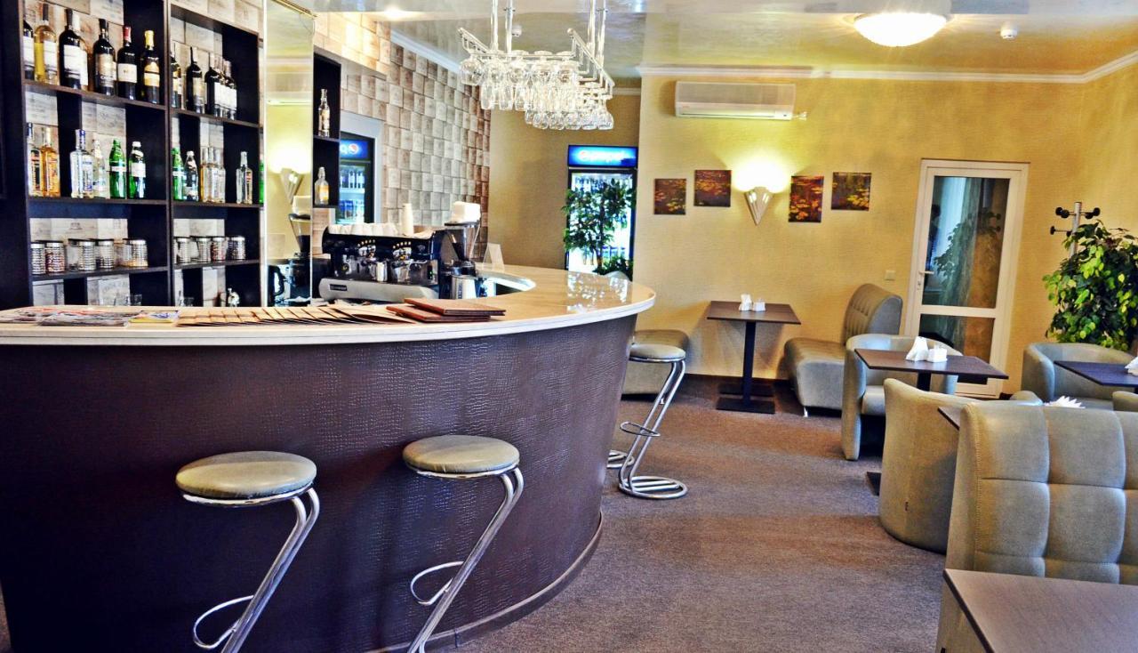Hotel Dobrodiy Vinnycja Esterno foto