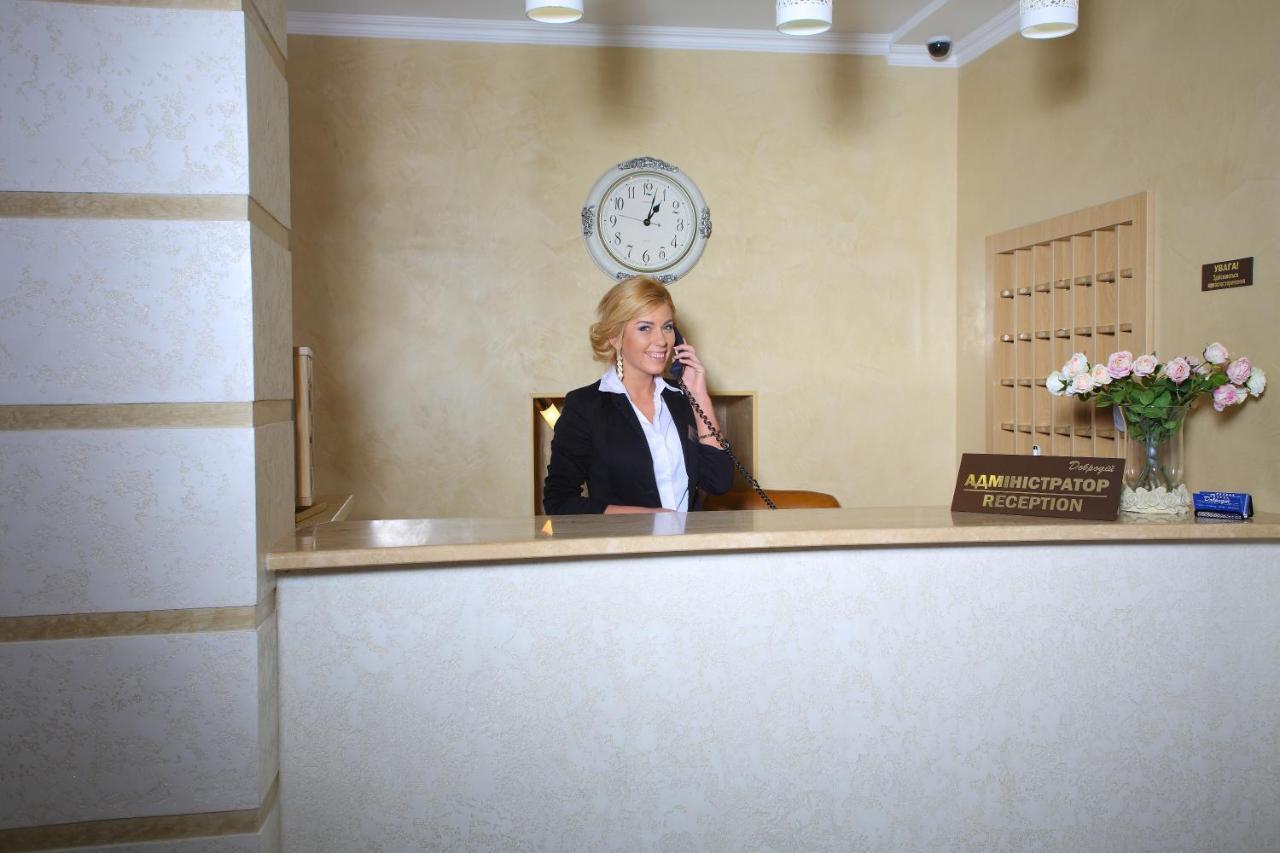 Hotel Dobrodiy Vinnycja Esterno foto
